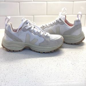 VEJA Venturi Runner Sneakers